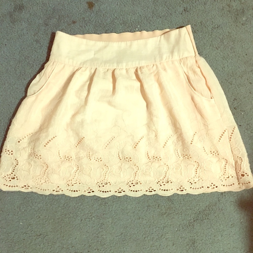 - Stooshy pale pink skirt